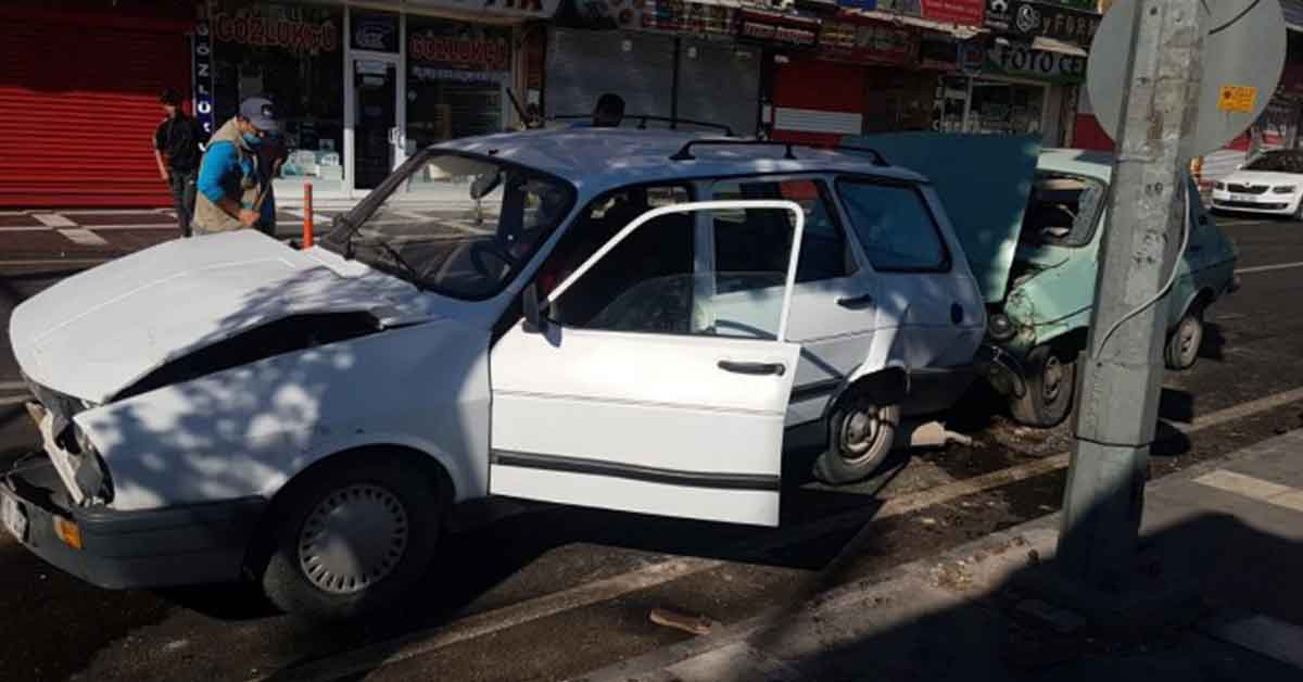 Şanlıurfa'da zincirleme trafik kazası: 3 yaralı 1 Şanlıurfa'da zincirleme trafik kazası: 3 yaralı