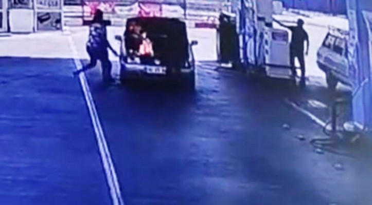 Urfa'da otomobil Alev Aldı 1 20210731160420 98747 93562