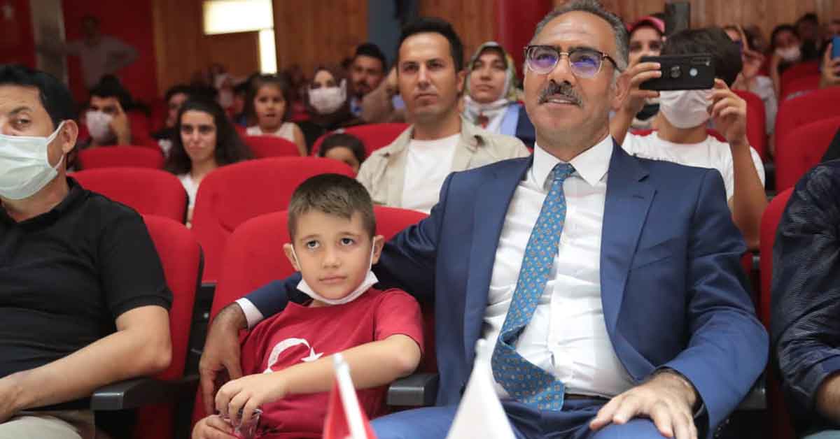 Başkan Kuş, Eyyübiyeli çocukları yalnız bırakmadı