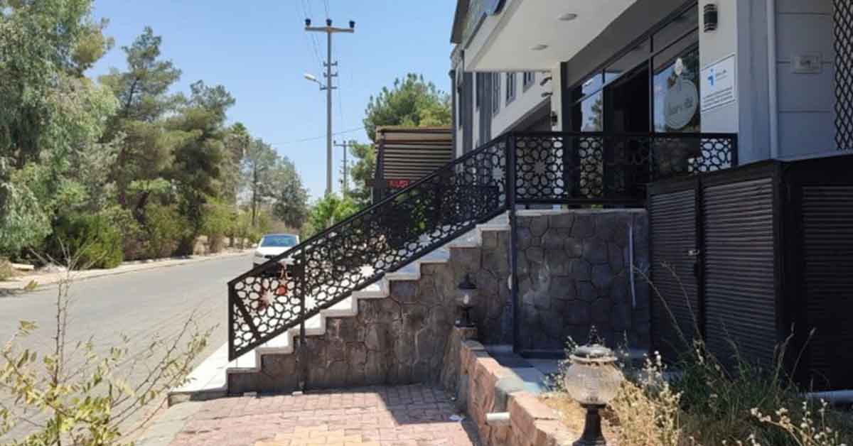 Şanlıurfa'da Kaldırıma merdiven yapıldı