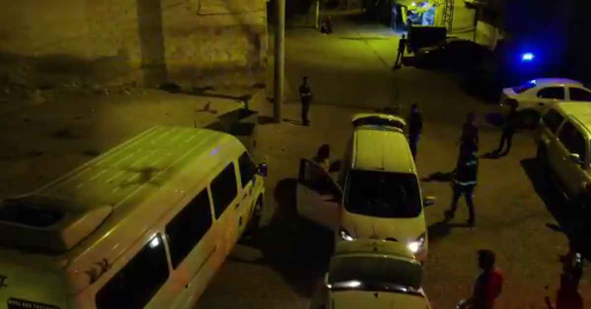 Şanlıurfa'da yüzlerce polis ile uygulama yapıldı 2 Şanlıurfa'da yüzlerce polis ile uygulama yapıldı