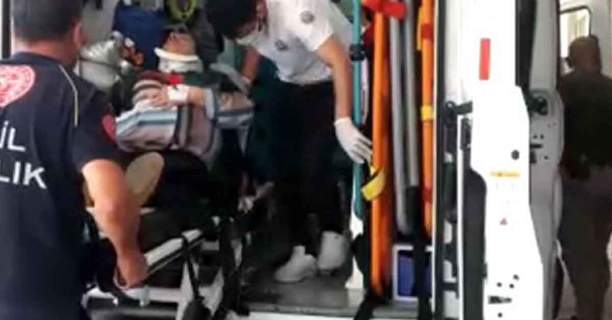Şanlıurfa'da otomobil bariyerlere çarptı