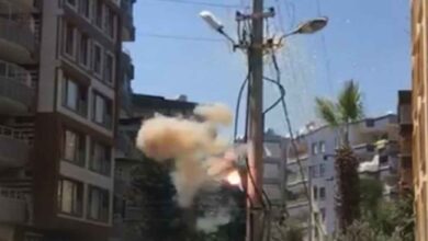Urfa'da elektrik direğinden korkutan patlama