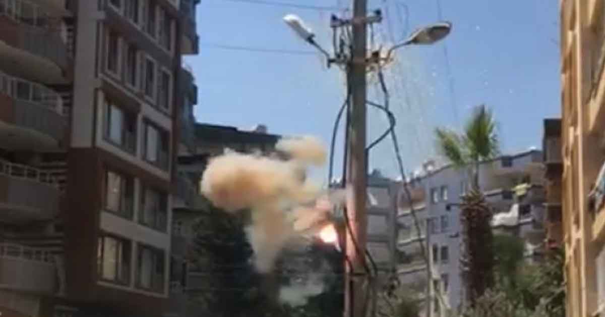 Urfa'da elektrik direğinden korkutan patlama
