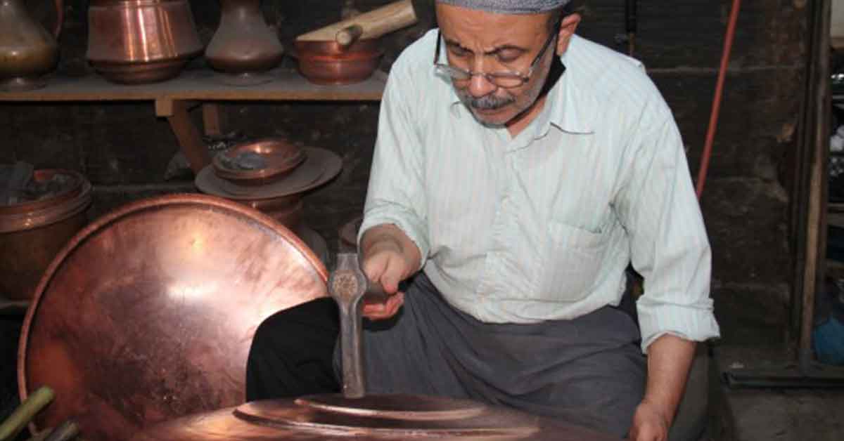 Şanlıurfa'da bakırcılık teknolojiye yenildi