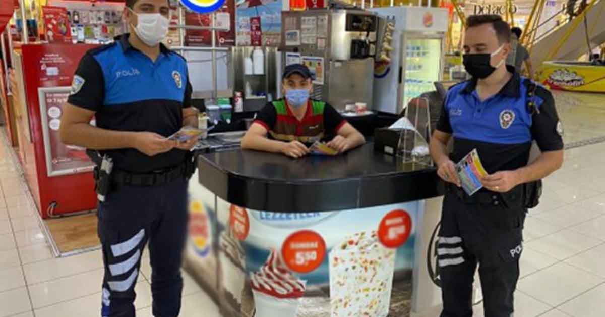 Urfa'da polisler dolandırıcılara karşı esnafı uyardı 1 Urfa'da polisler dolandırıcılara karşı esnafı uyardı
