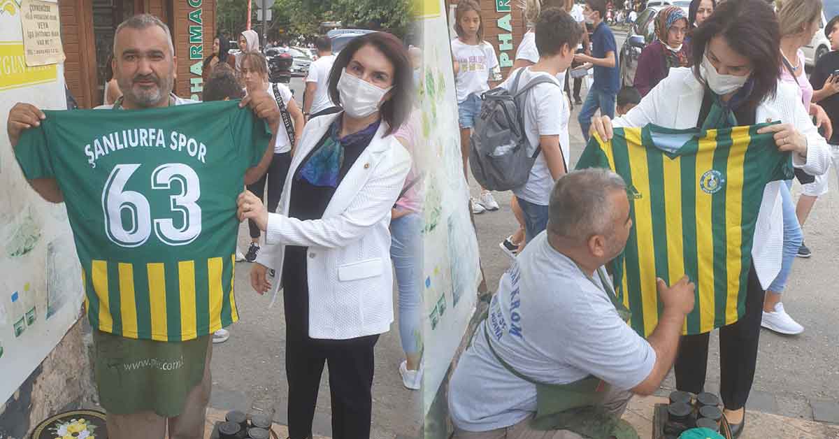 Mecliste Uyuyan Vekil Çarşıda Urfaspor Forması Dağıttı 1 zemzem vekil