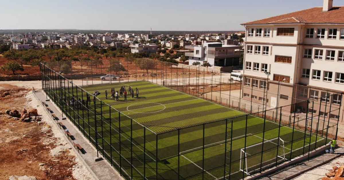 Halfeti'ye FIFA standartlarında yeni halı saha 1 Halfeti'ye FIFA standartlarında yeni halı saha