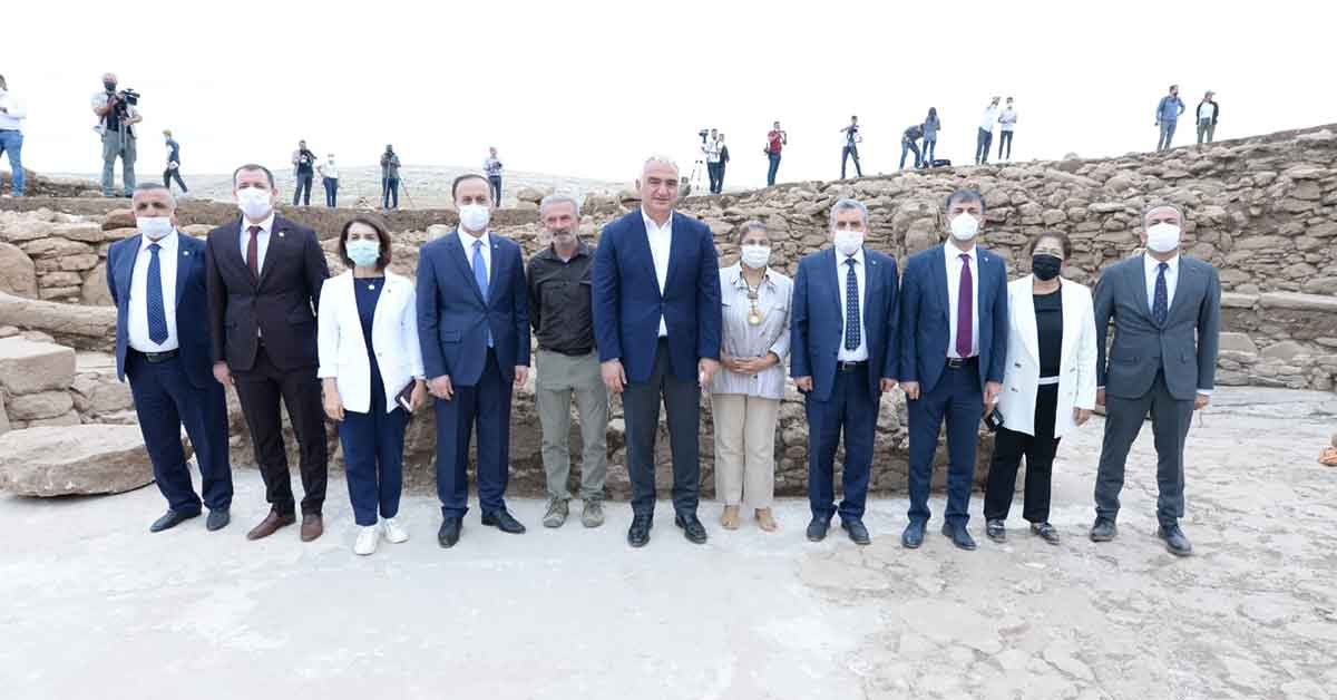 Urfa’daki Karahantepe Neolitik Alanı Dünyaya Tanıtıldı 1 Urfa’daki Karahantepe Neolitik Alanı Dünyaya Tanıtıldı