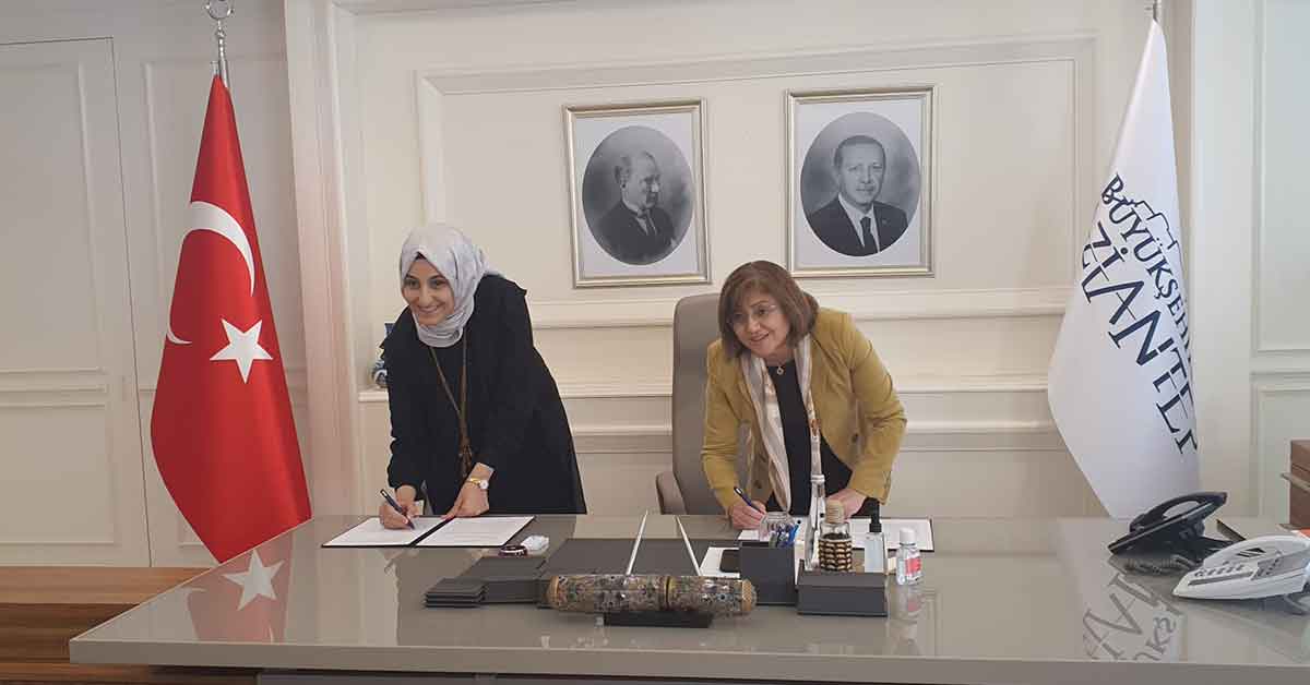 Urfa Büyükşehir Siverek’in Hizmetlerini Fatma Şahin’e Devretti 1 Urfa büyükşehir Siverek ilçesine hizmetleri Fatma Şahine devretti