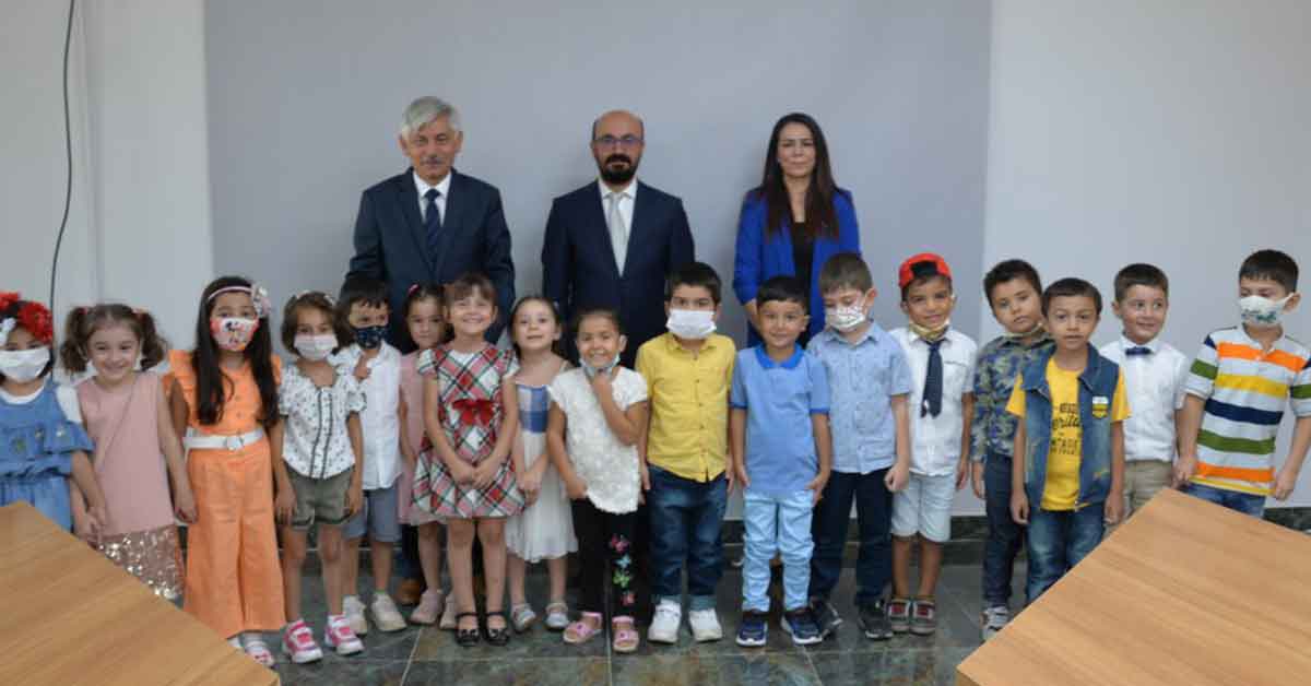Öğrenciler Urfa Milli eğitim müdürünü ziyaret etti