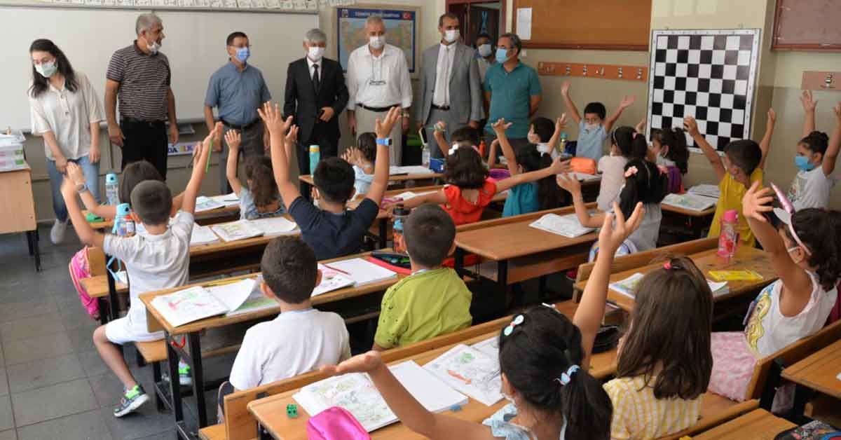 Fevzi Kurt Öğrencilerin Okul Heyecanına Ortak Oldu