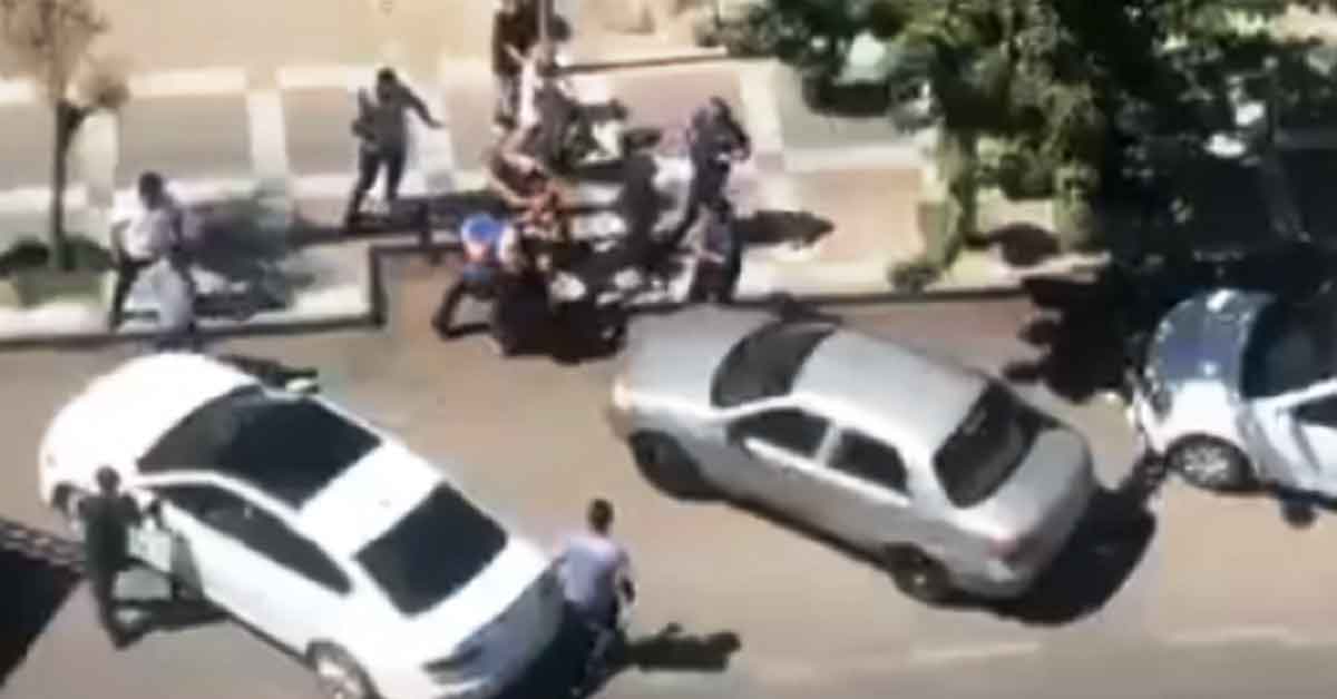 Urfa'da sokak ortasında satırlı kavga: 2 yaralı