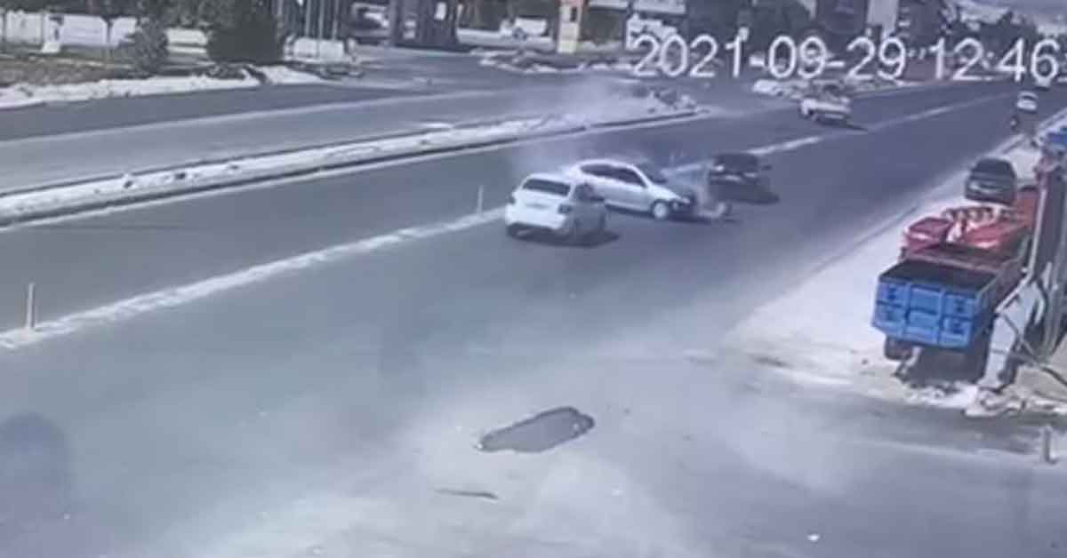 Urfa'da trafik kazası: 2'si Çocuk 6 yaralı 1 Urfa'da kaza: 2'si Çocuk 6 yaralı