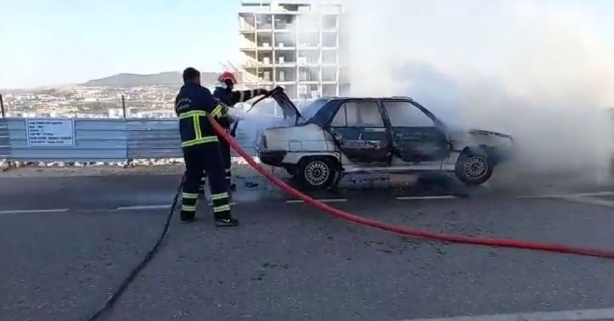 Alev Alev Yanan Otomobil Kül Oldu 1 yangin araba