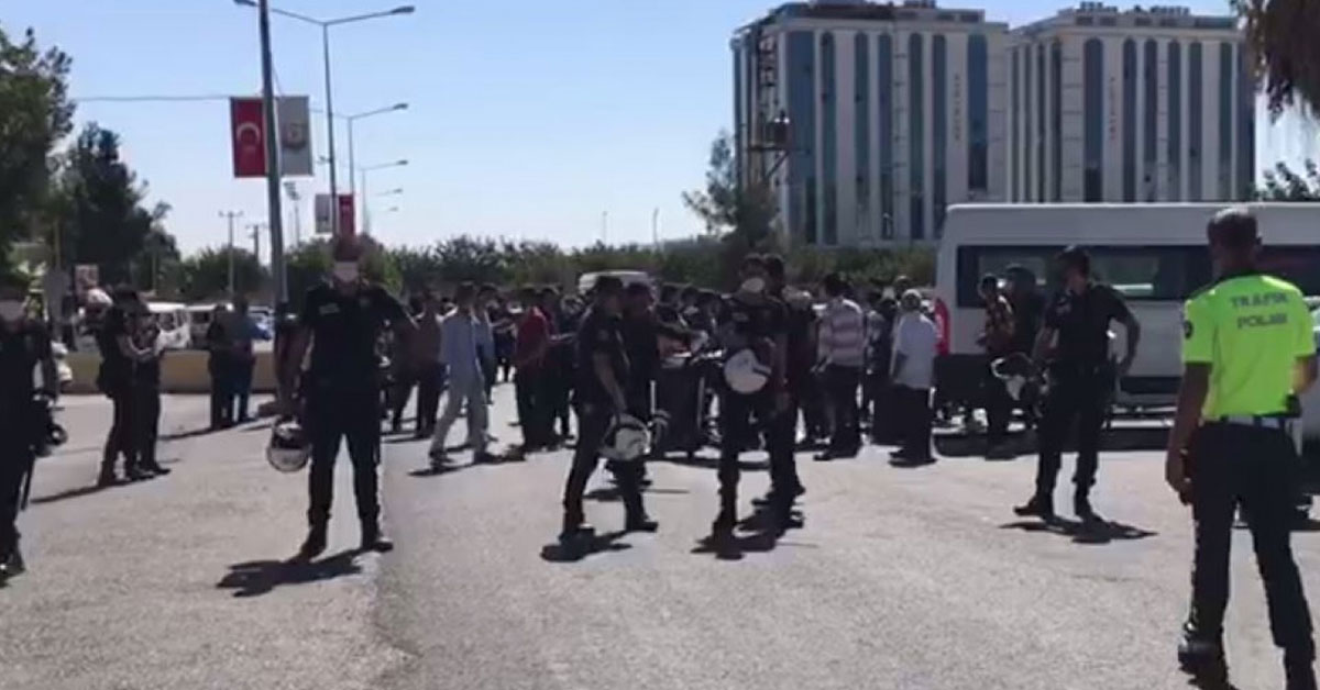 Urfa Adliyesi’nde Bıçaklı Kavga: 2 Yaralı 1 bicakli kavga adliye