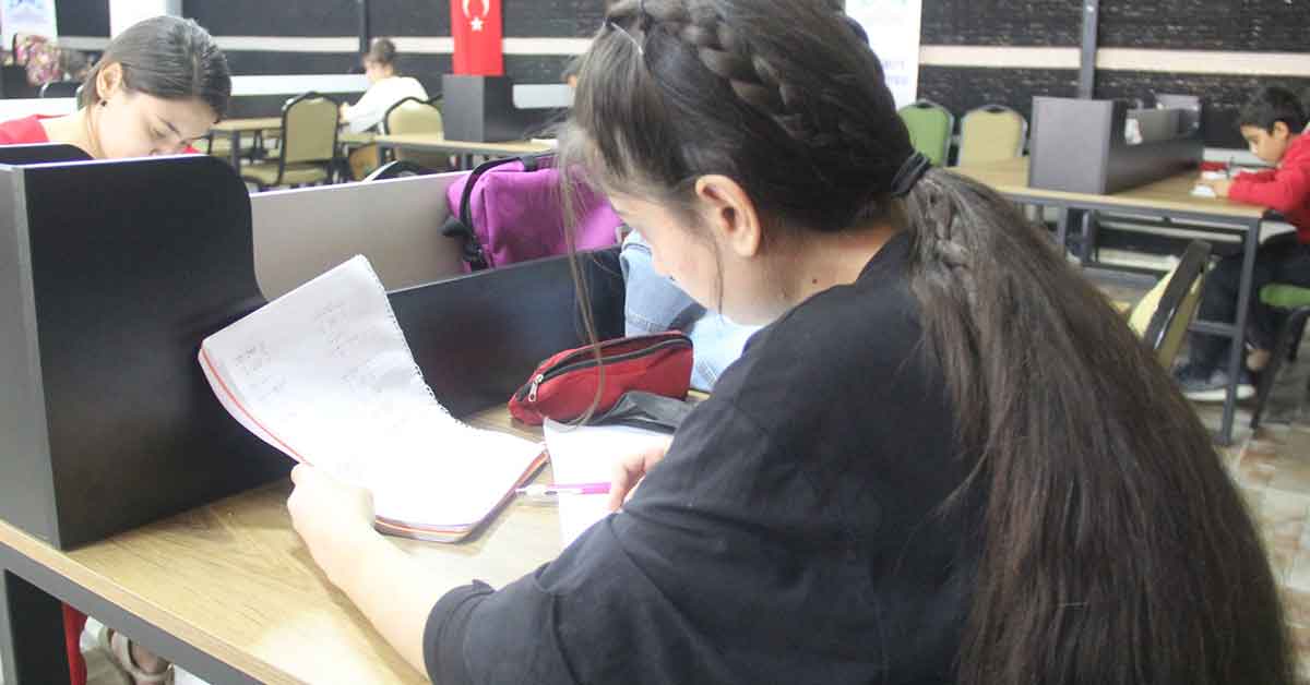 Eyyübiye'de Öğrencilerden Başkan Kuş'a Teşekkür 1 Eyyübiye'de Öğrencilerden Başkan Kuş'a Teşekkür
