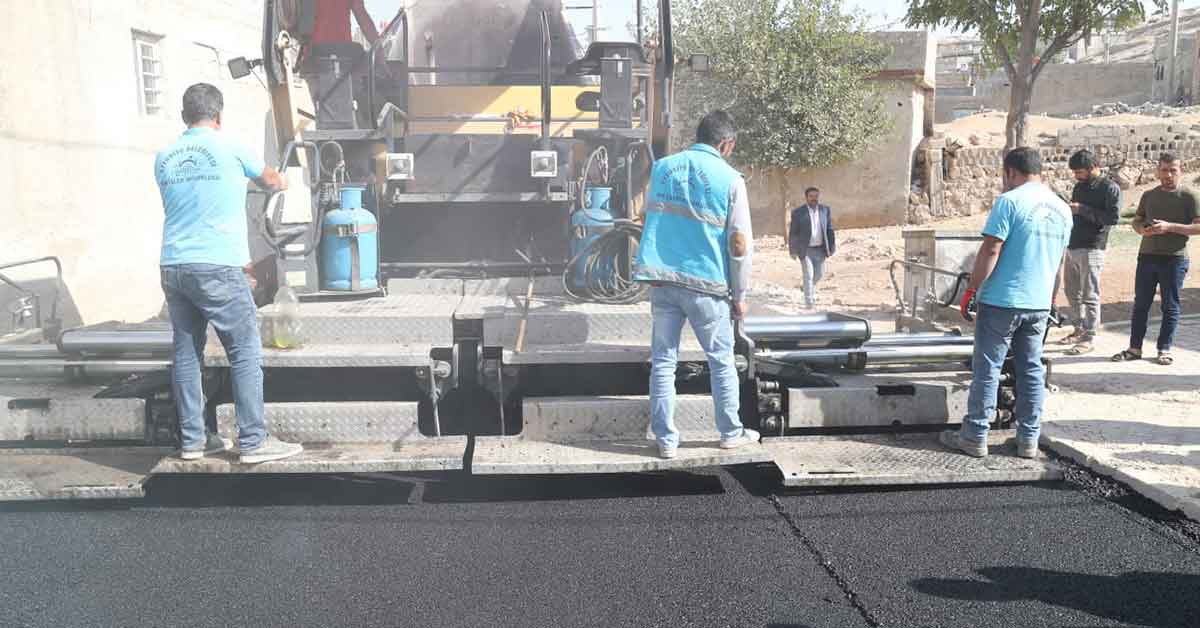 Eyyübiye'de ara caddeler bir bir asfaltlanıyor