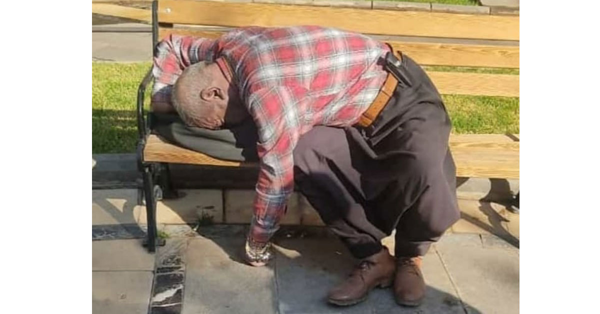 Urfa'da 70 Yaşındaki Adam Bankta Ölü Bulundu 1 mehmet akin olu bulundu