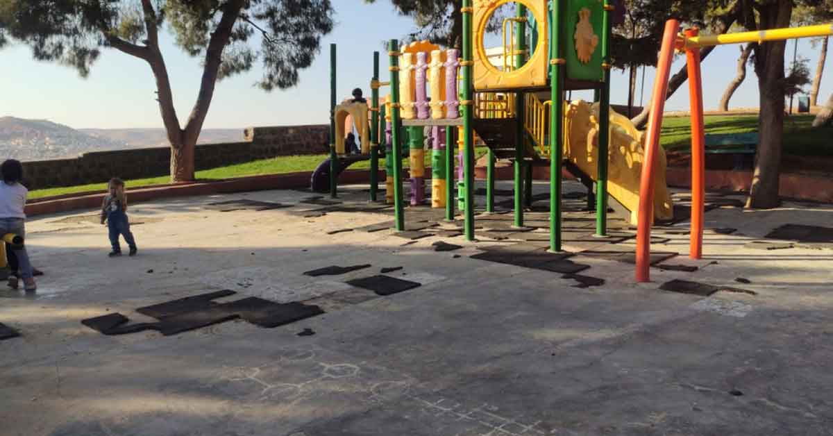 Urfa'da Bağımlılar Parkı Harabeye Çevirdiler!