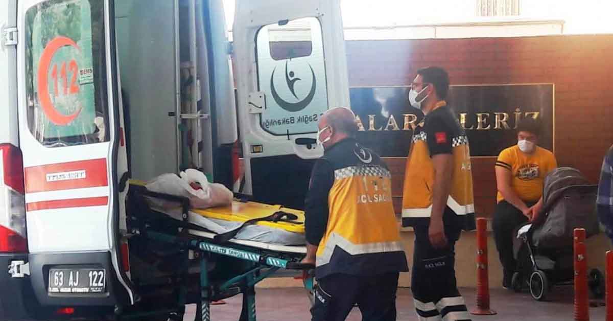 Şanlıurfa'da minibüs refüje çarptı: 3 yaralı