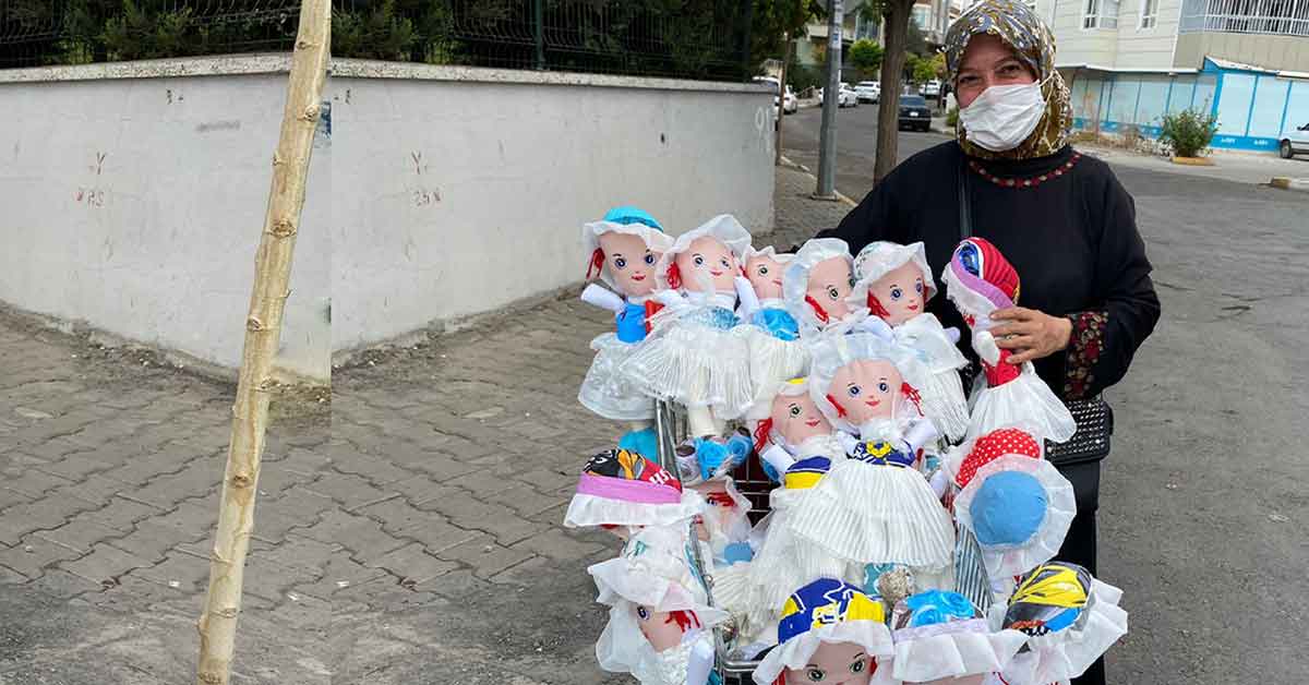 Urfa'da bez bebekle geçimini sağlıyor