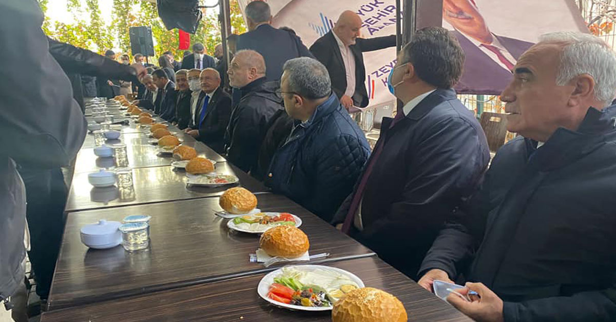 Kılıçdaroğlu, Urfalı Vekili Yanından Ayırmıyor 2 aydinlik kilicdaroglu