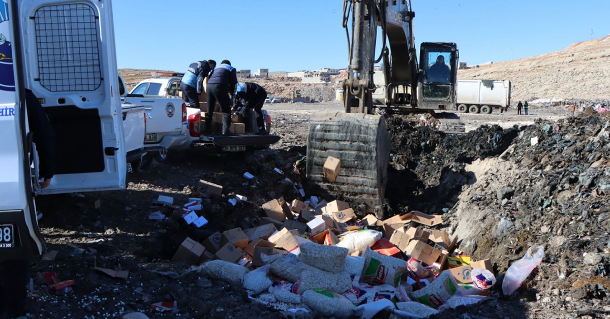 Urfa'da 6 Ton Küflenmiş Hurma İmha Edildi 1 hurma urfa 1