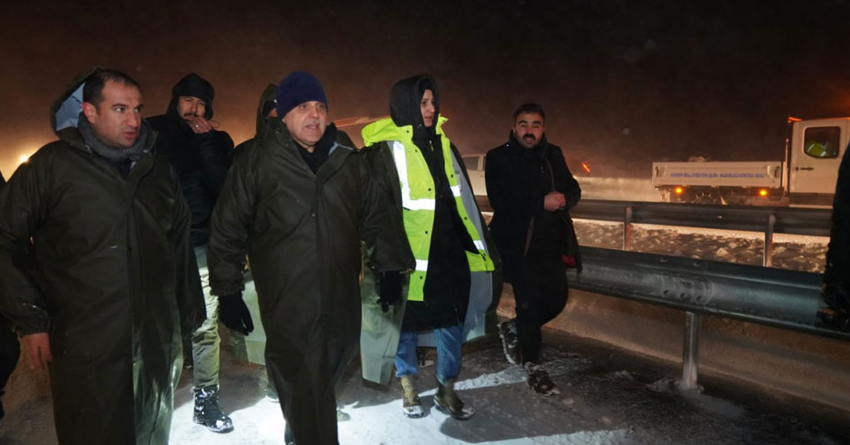 Urfa'da Mahsur Kalanların İmdadına Büyükşehir Yetişti 1 kar urfa