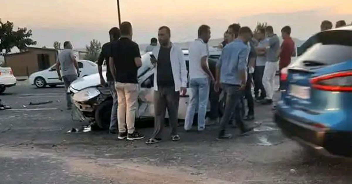 Şanlıurfa'da Kaza! Araba Hurdaya Döndü 1 kaza urfa 1 1