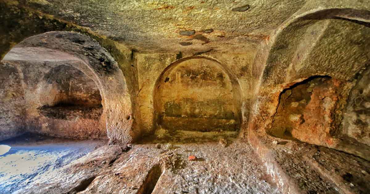 Şanlıurfa'da yeni kaya mezarlıkları bulundu 1 Şanlıurfa'da yeni kaya mezarlıkları bulundu