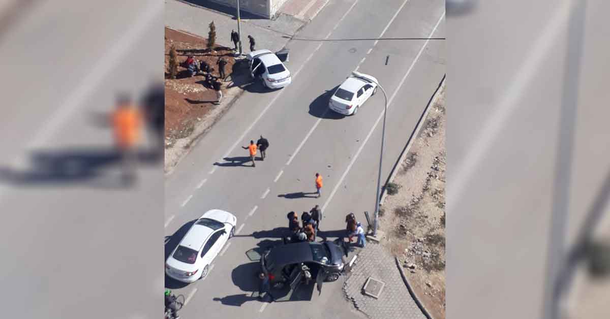 Urfa'da zincirleme kaza! yaralılar var 1 Urfa'da zincirleme kaza! yaralılar var