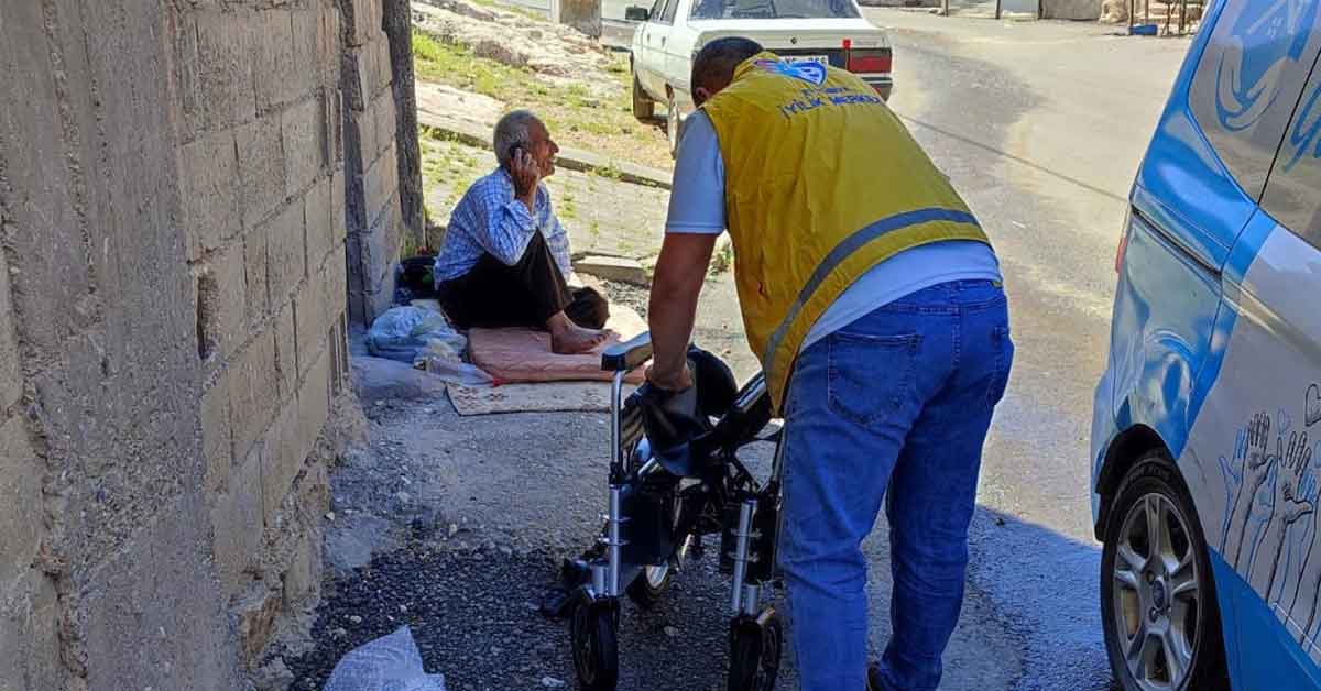 Akülü sandalye yerine ulaştı 1 Akülü sandalye yerine ulaştı