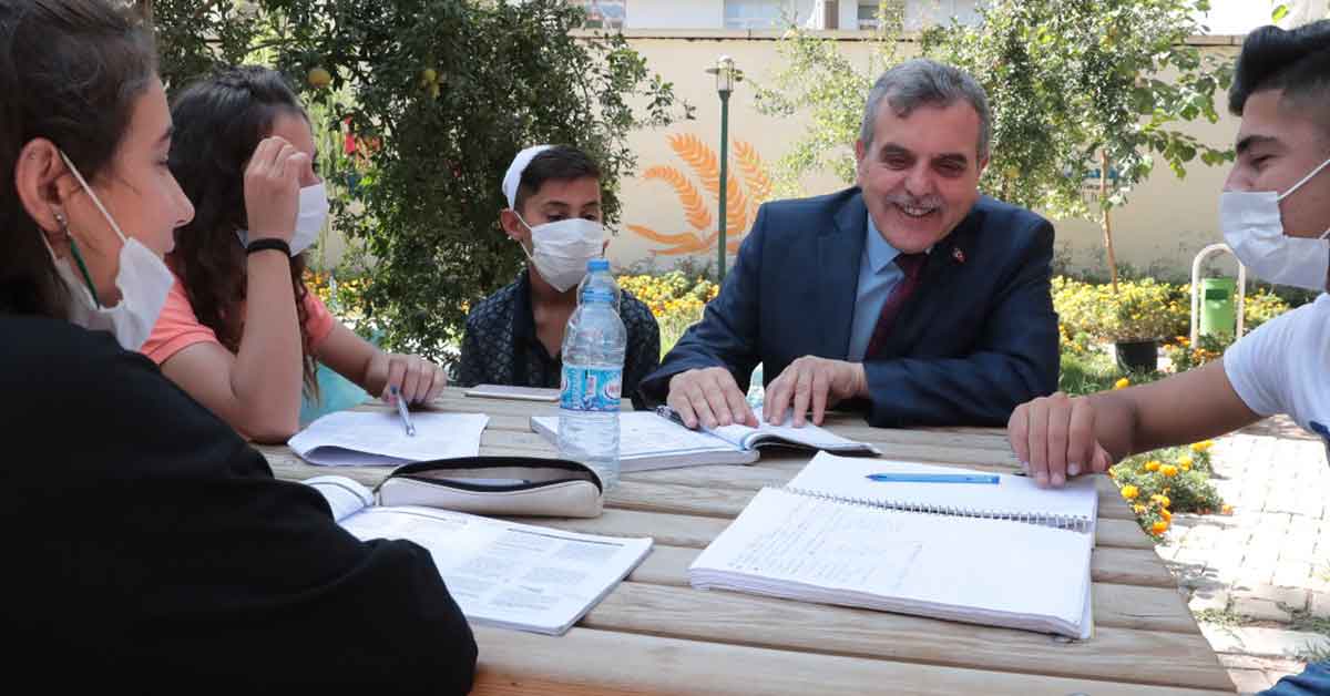 Beyazgül, Gençlerimiz yarınlarımızın en büyük umududur