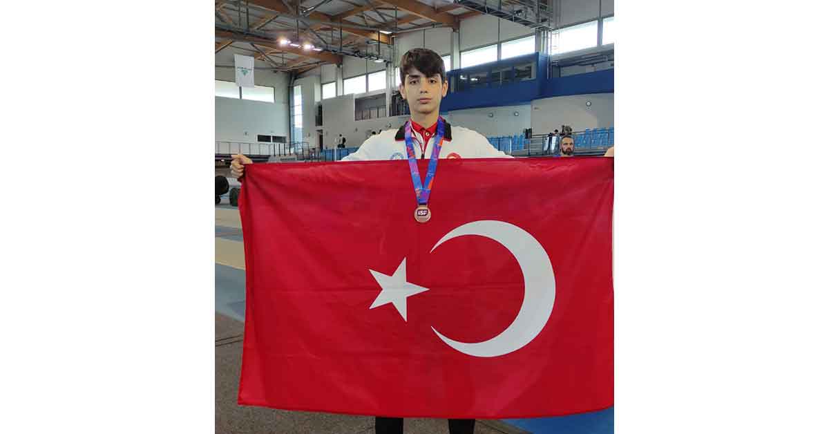 Eyyübiyeli Güreşçi Türkiye'nin Gururu Oldu