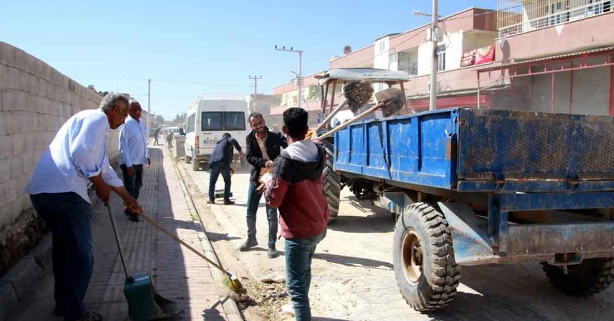 Harran’da temizlik çalışmalarına ağırlık verildi 1 Harran’da temizlik çalışmalarına ağırlık verildi