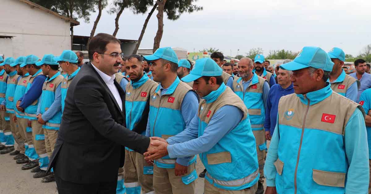 Canpolat Temizlik İşleri Personelleriyle Bayramlaştı 1 Canpolat Temizlik İşleri Personelleriyle Bayramlaştı