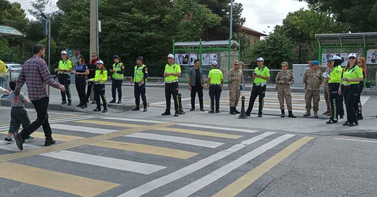 Urfa’da "Yayalar için 5 adımda güvenli trafik" uygulaması