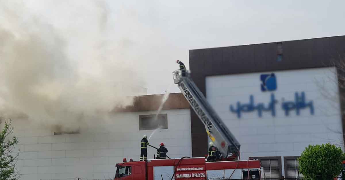 Urfa'da iplik fabrikasında yangın!