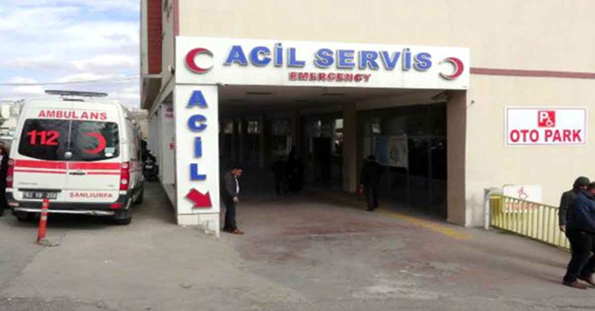 Urfa'da fırtınada tente yayaların üzerine düştü! Yaralılar var 1 Urfa'da fırtınada tente yayaların üzerine düştü! Yaralılar var