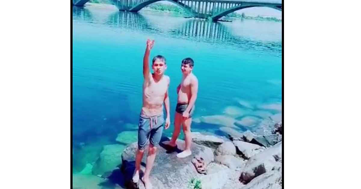 Urfa'da ölüme kulaç atıyor 1 Urfa'da ölüme kulaç atıyor