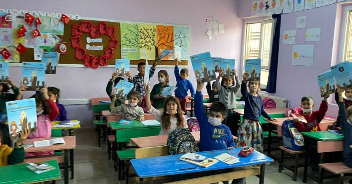 Milyonlarca öğrenci ücretsiz yardımcı kitap desteği 1 Milyonlarca öğrenci ücretsiz yardımcı kitap desteği