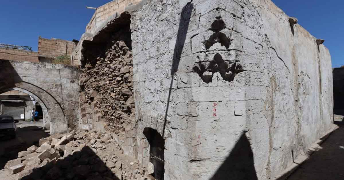 Urfa'da 300 yıllık hamamda çökme! Belediyeden açıklama