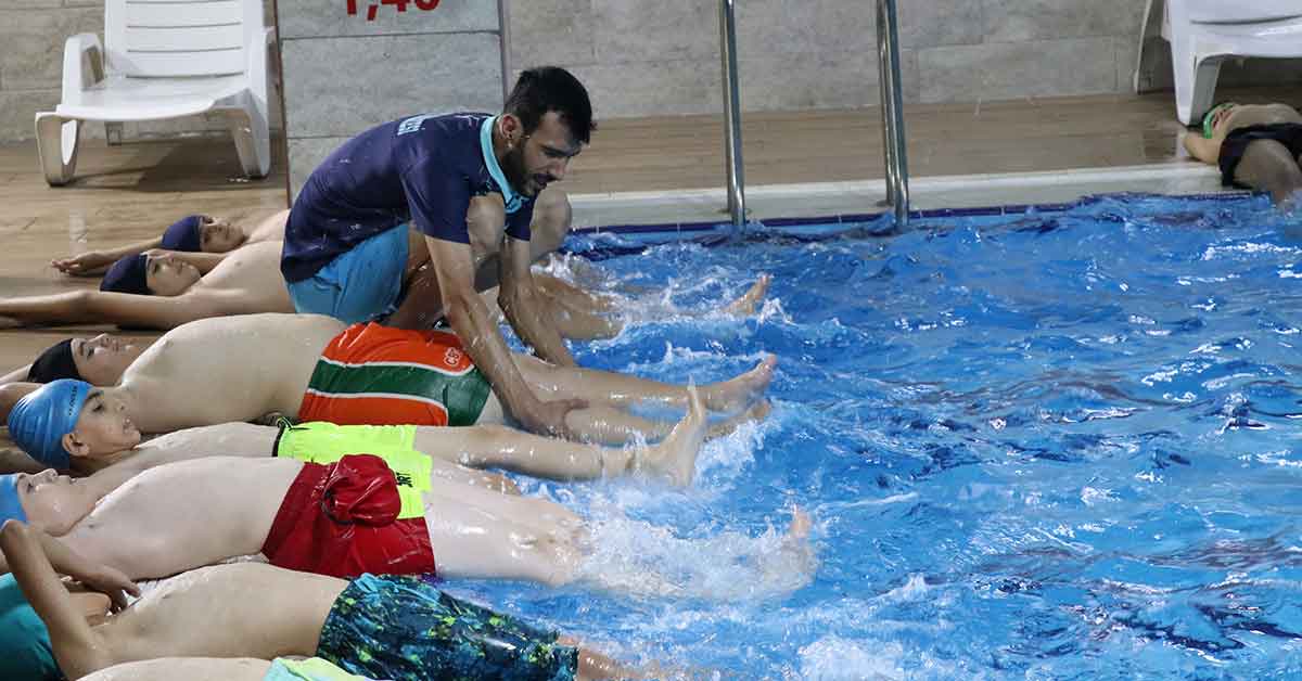 Yüzme Öğrenen Çocuklar Başkan Canpolat'a Teşekkür Ediyor