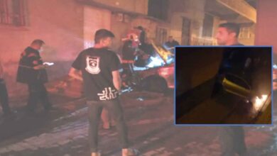 Haliliye'de duvara çarpan otomobil alev alarak yandı