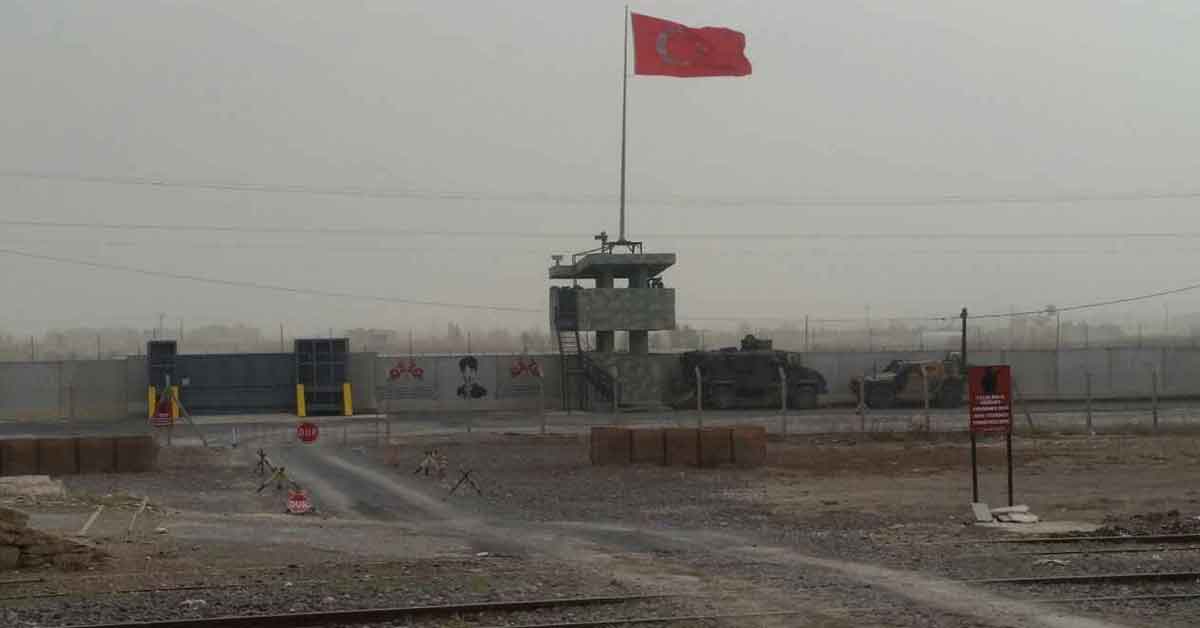 Urfa sınırında 3 askeri şehit eden terörist yakalandı! 1 Urfa sınırında 3 askeri şehit eden terörist yakalandı!