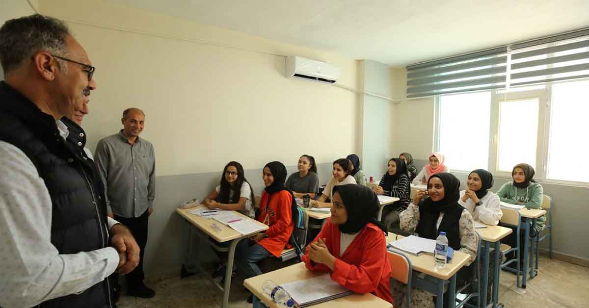 Urfa'da Gençler için bir sınav merkezi daha yapılacak 1 Urfa'da Gençler için bir sınav merkezi daha yapılacak