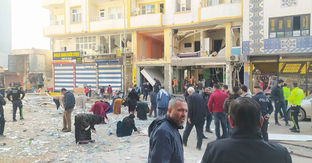 Kaymakamlık Akçakale'deki Patlamayı İnceledi: Gaz Sıkışması 1 akcakale patlama