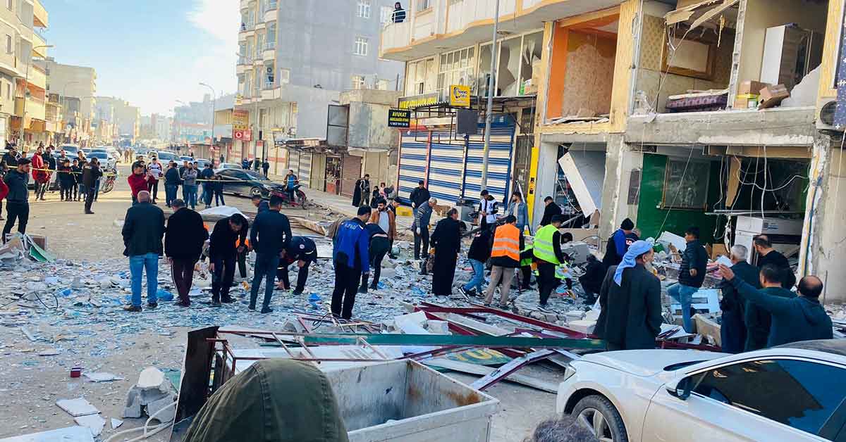 Akçakale’de bir binada patlama meydana geldi! 1 Akçakale’de bir binada patlama meydana geldi!