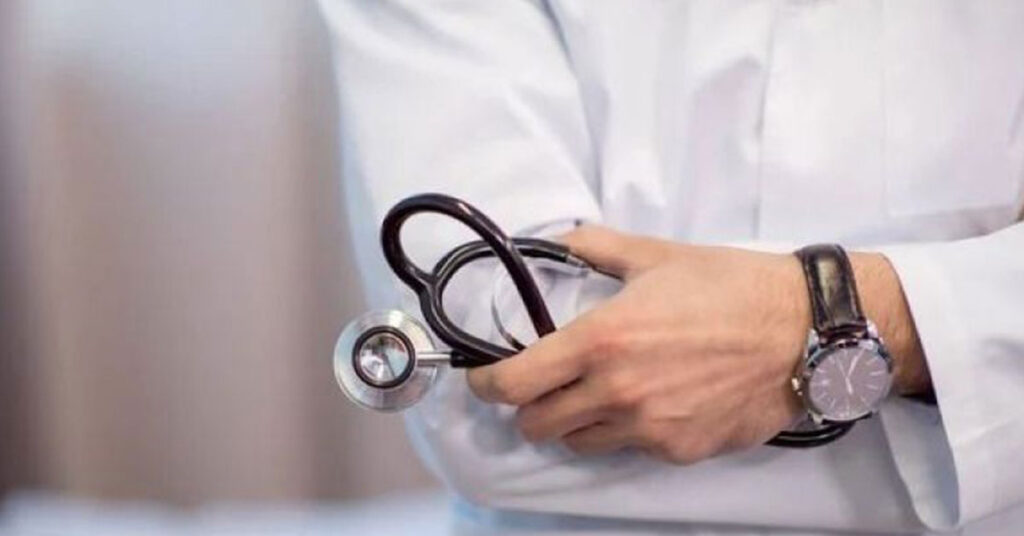 2023 Yılında 27 Bin Sağlık Personeli İstihdam Edilecek 1 doktor